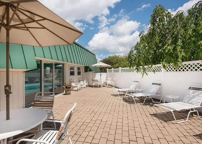 Ramada Plaza By Wyndham Portland